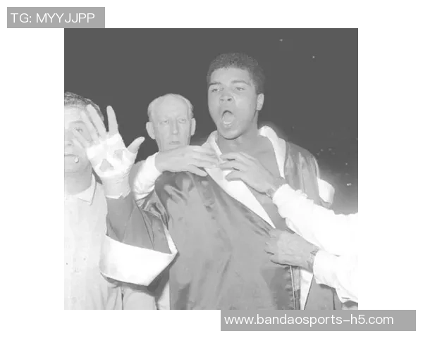 张佳玮分析雷霆队战术SGA表现堪比队史传奇球员 张佳玮分析雷霆队战术SGA表现堪比队史传奇球员